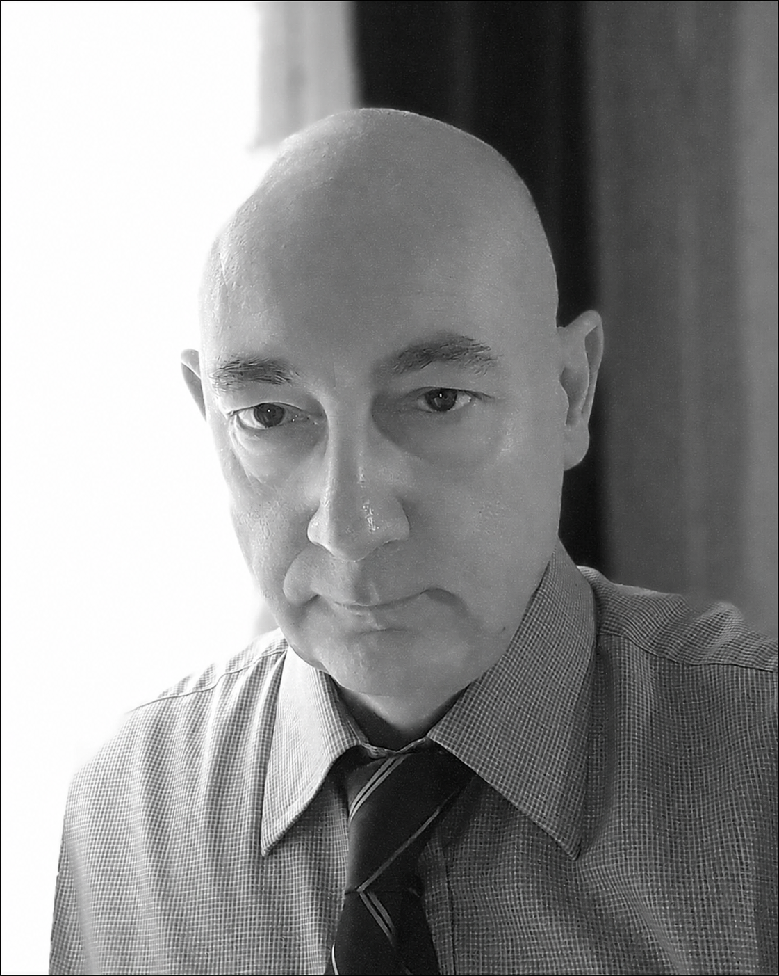 Antonio Varchetta, docente di scrittura, ritratto in bianco e nero